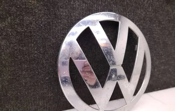 Volkswagen Crafter Manufacturer badge logo/emblem 7E0853601