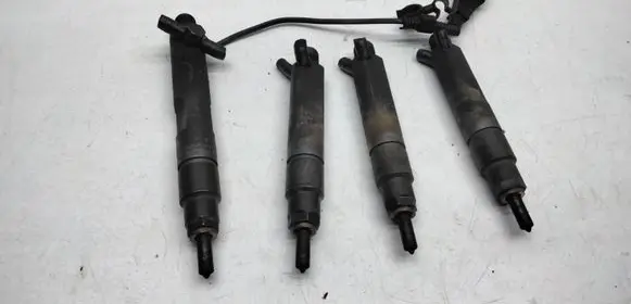 Skoda Octavia Mk1 (1U) Fuel injectors set 028130202P 038130201S