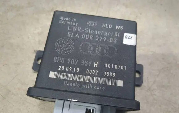 Audi Q7 4L Light module LCM 5LA00837903 8P0907357H 00020888