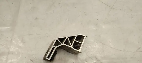 Mercedes-Benz C W205 Radiator mount bracket