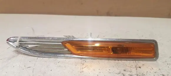 Ford Mondeo MK IV Front fender indicator light 7S7113K354BD