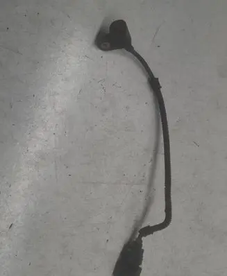 Volkswagen PASSAT B6 Crankshaft position sensor 9805940