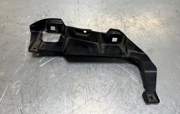 BMW 5 E60 E61 Headlight/headlamp mounting bracket 153723