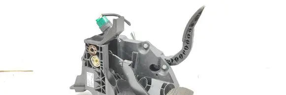 Renault Trafic III (X82) Accelerator throttle pedal 465016415R 93459474 08052019