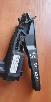 Volkswagen PASSAT B6 Accelerator throttle pedal 1K1721503L 6PV00860000
