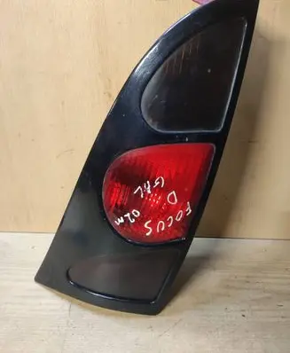 Ford Focus Rear/tail lights XS4113404A