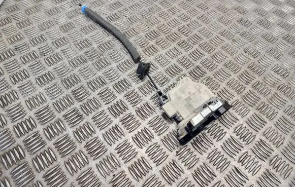 Audi A1 Rear door lock 8X0839015
