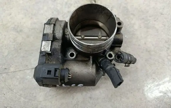 Audi A4 S4 B6 8E 8H Throttle body valve 