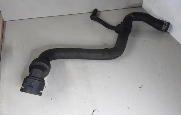 Volkswagen PASSAT B5 Engine coolant pipe/hose 4B0121101E