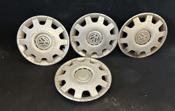 Volkswagen Golf IV R15 wheel hub/cap/trim 1j0601147