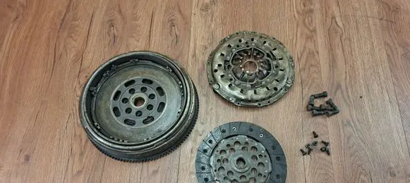 Renault Vel Satis Dual mass flywheel 7701476546