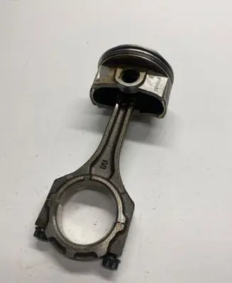 Toyota Sienna XL30 III Piston with connecting rod
