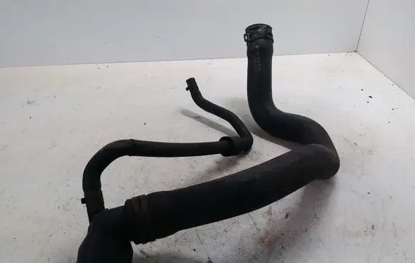 Volkswagen PASSAT B6 Engine coolant pipe/hose 3C0122291 3C0122101