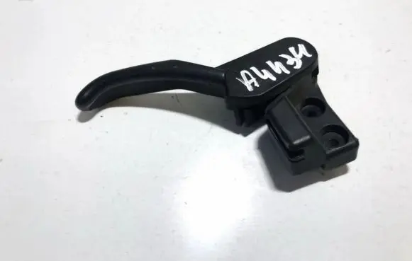 Volkswagen PASSAT B5 Engine bonnet (hood) release handle 3b1823533