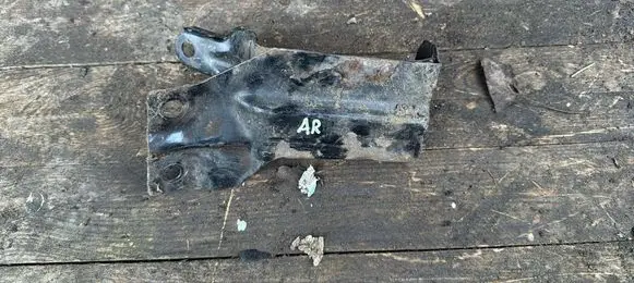 Volvo S60 Radiator mount bracket 31261981