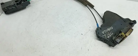 Toyota Corolla E120 E130 Front door lock B095 UL4 16L