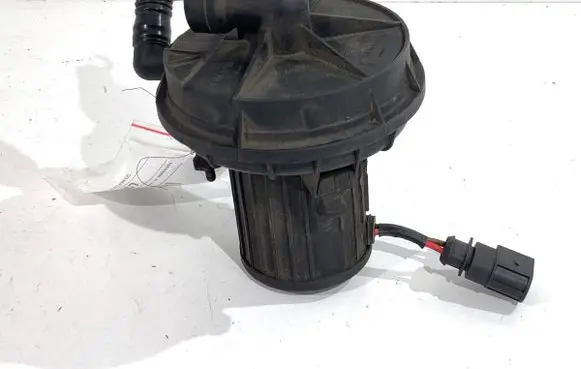 Volkswagen Golf V Secondary air pump 06A959253B