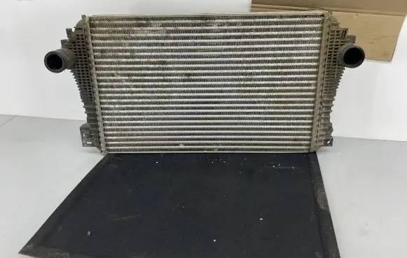 Volkswagen Amarok Intercooler radiator