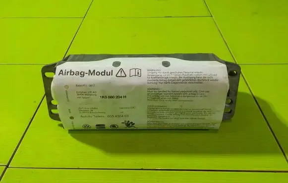 Volkswagen Golf Plus Passenger airbag 1K0880204H 2AB29