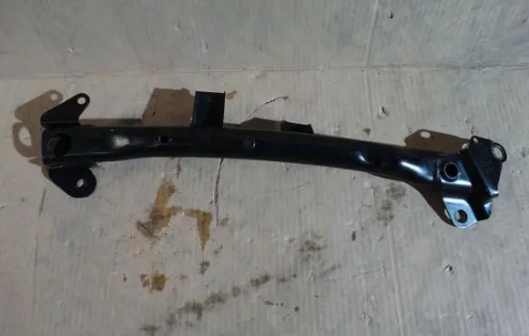 Porsche Cayenne (9Y0 9Y3) Bumper support mounting bracket corner 