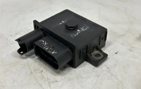 BMW 3 E90 E91 Glow plug pre-heat relay 7801200 12217801200 5A73879
