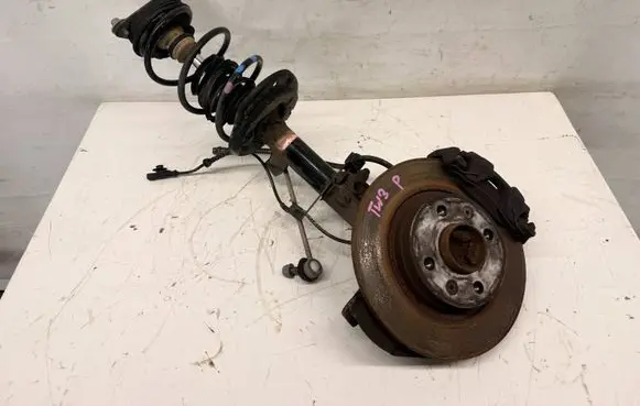 Renault Twingo III Front wheel hub spindle knuckle TW3MCP2 543027472R