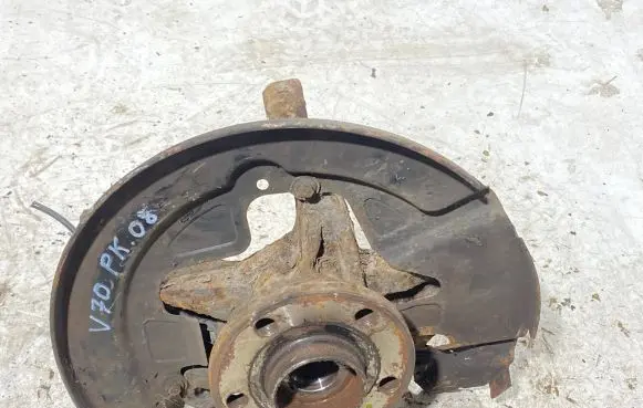 Volvo V70 Front wheel hub spindle knuckle