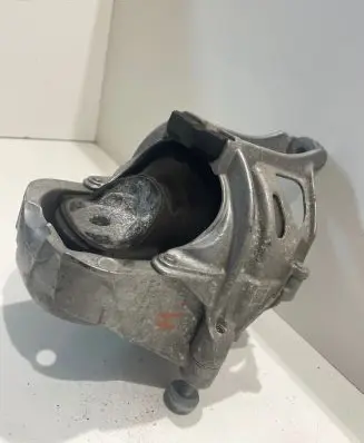 Audi Q5 SQ5 Engine mount bracket 4M0199372M