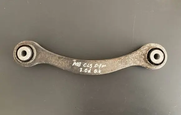 Mercedes-Benz CLS C219 Rear control arm R2303521805