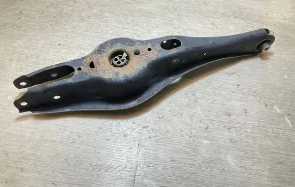 Rear upper control arm/wishbone