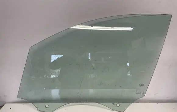 Porsche Macan (95B) Front door window glass four-door 95B845201B