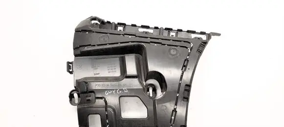 Rear bumper mounting bracket