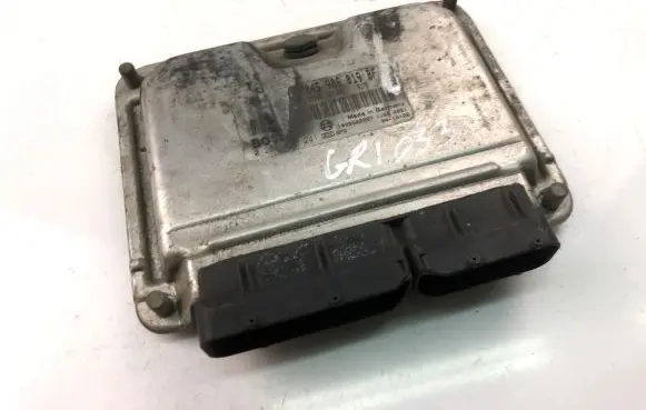 Volkswagen Polo Engine control unit/module ECU 045906019BF 0281011241