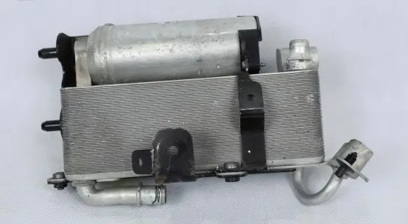 BMW X4M F98 Air conditioning (A/C) air dryer 8075560