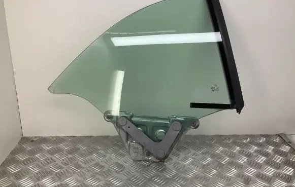 Audi A5 8T 8F Rear side window