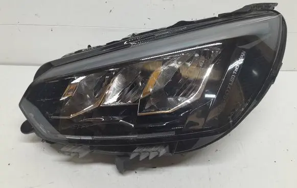 Peugeot 2008 II Headlight/headlamp 9833036380
