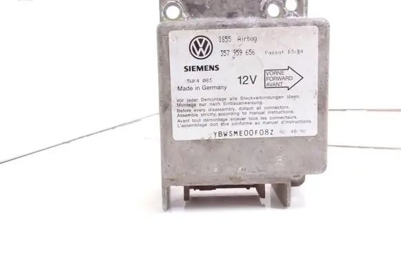Volkswagen PASSAT B4 Airbag control unit/module 357959656 5WK4083