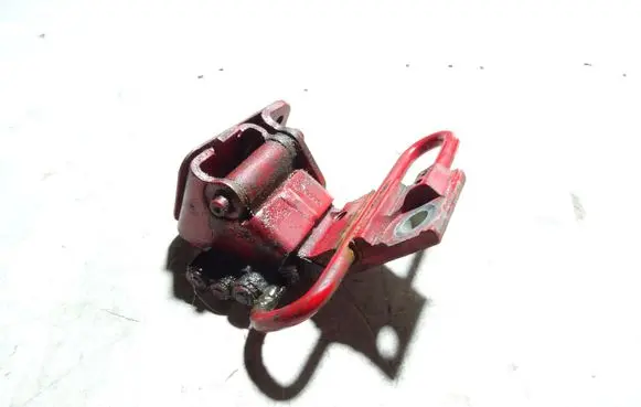 Audi A4 S4 B7 8E 8H Front door lower hinge 8E0831412E