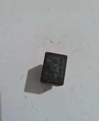 Opel Zafira A Other relay 90229206