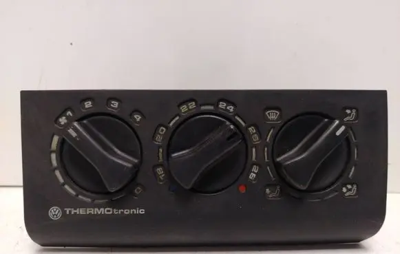 Volkswagen PASSAT B3 Climate control unit 357819045A 357820045