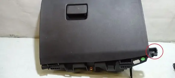 Opel Astra J Glove box 13262607