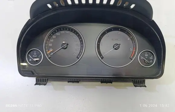 BMW 5 F10 F11 Speedometer (instrument cluster) 9249345