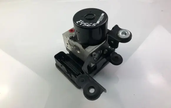 Volvo V70 ABS Pump 31423349
