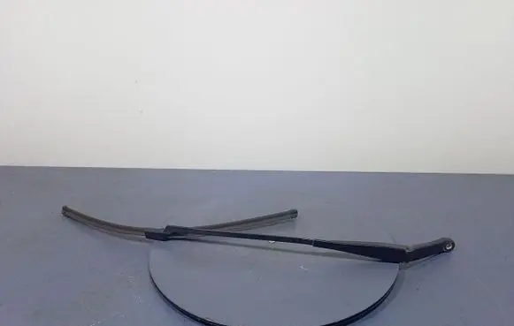 Peugeot 508 RXH Front wiper blade arm 9686437780