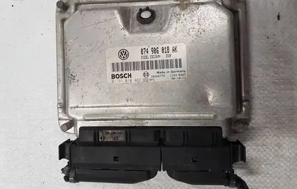 Volkswagen Transporter - Caravelle T4 Engine control unit/module 074906018AK 28SA4770 0281010462