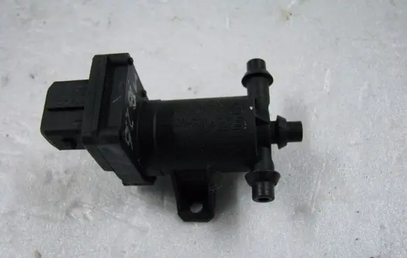 Mercedes-Benz E W210 Turbo solenoid valve A2028000179