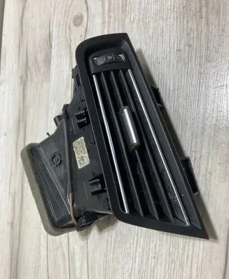 BMW 5 F10 F11 Dashboard side air vent grill/cover trim 9166884