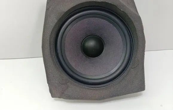 BMW 5 E39 Front door speaker 8352688