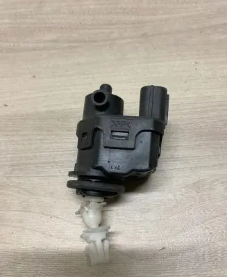 Headlight level adjustment motor