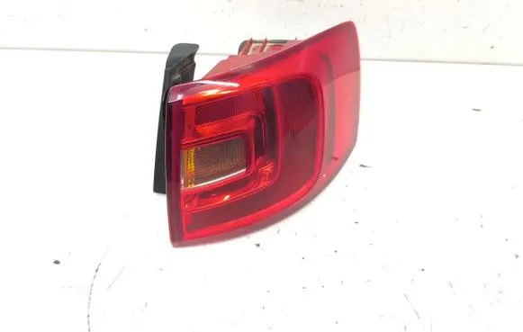 Volkswagen Jetta VI Rear/tail lights